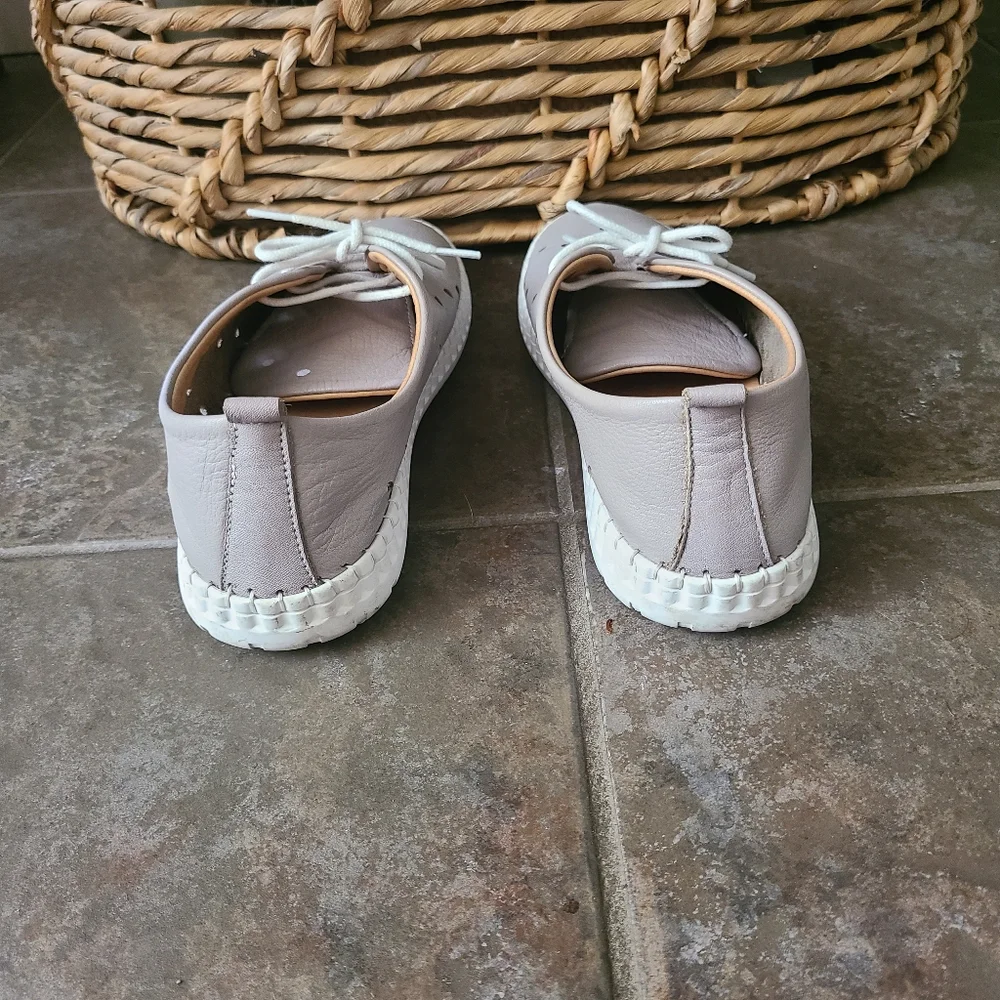 bueno Leather Sneaker Womens Size 38 Putty Color - Picture 9 of 10